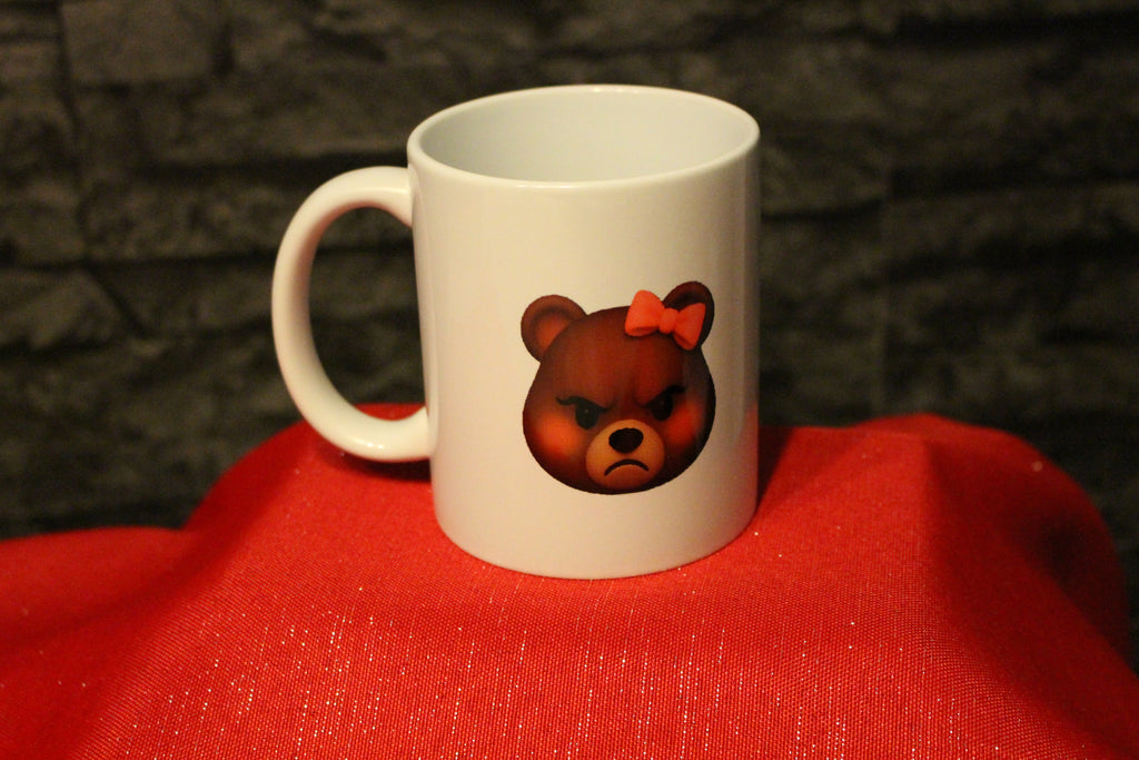 Elegante weiße Keramiktasse mit Bärin