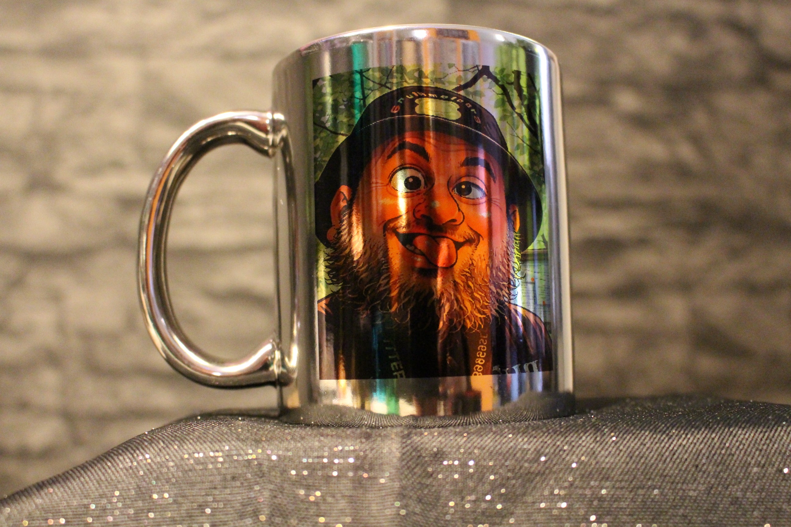 Tasse in edlem Silberlook